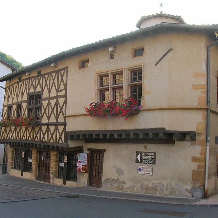 Photo de Maison à pans de bois, 54 Rue de la République à Beaujeu