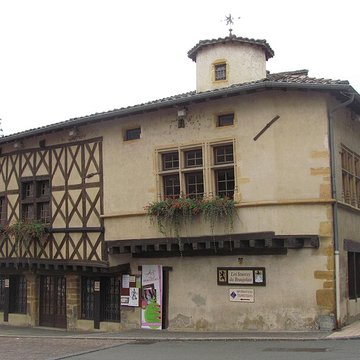Maison à pans de bois, 54 Rue de la République à Beaujeu