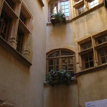 Maison à pans de bois, 54 Rue de la République à Beaujeu