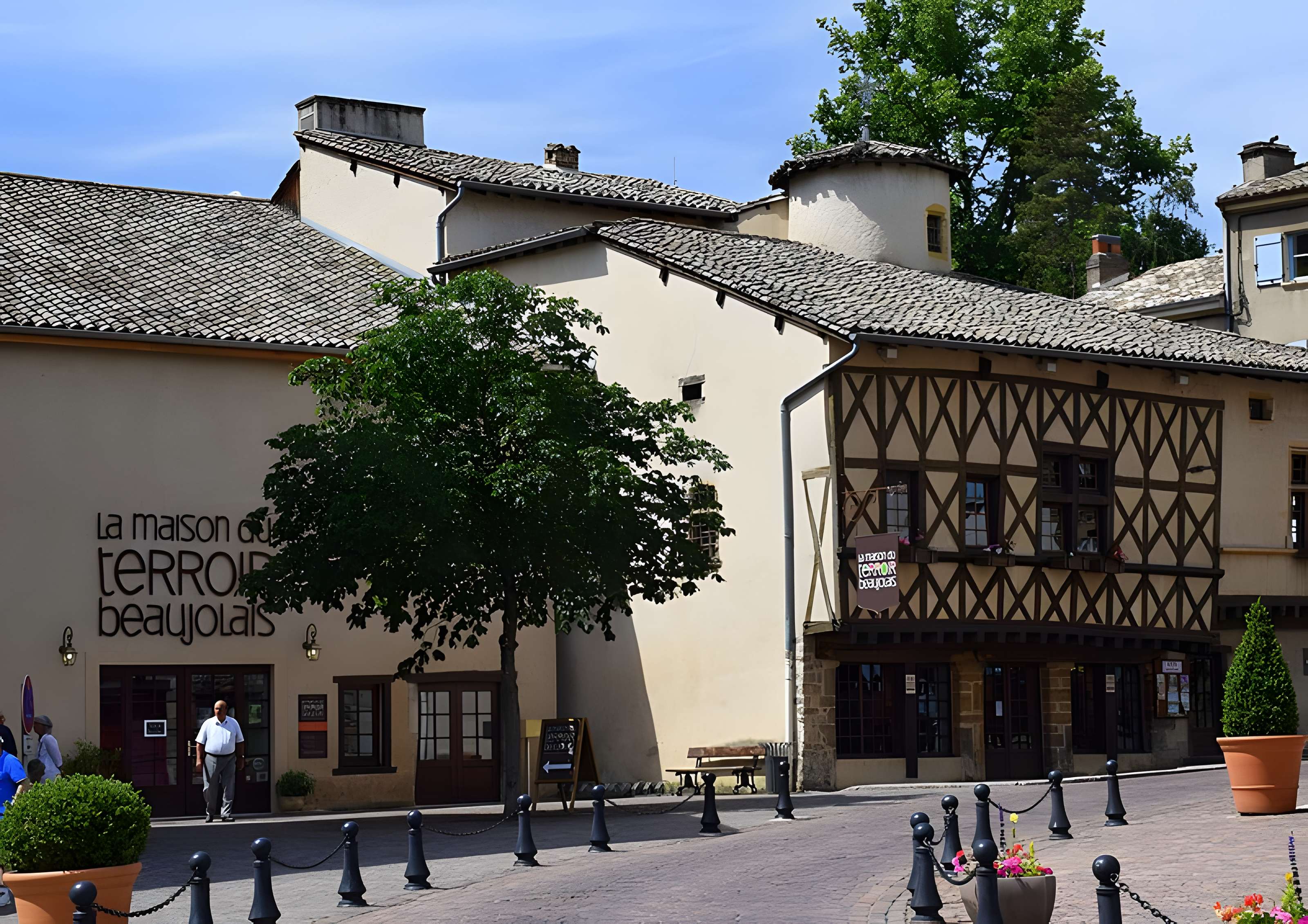 Maison à pans de bois, 54 Rue de la République à Beaujeu