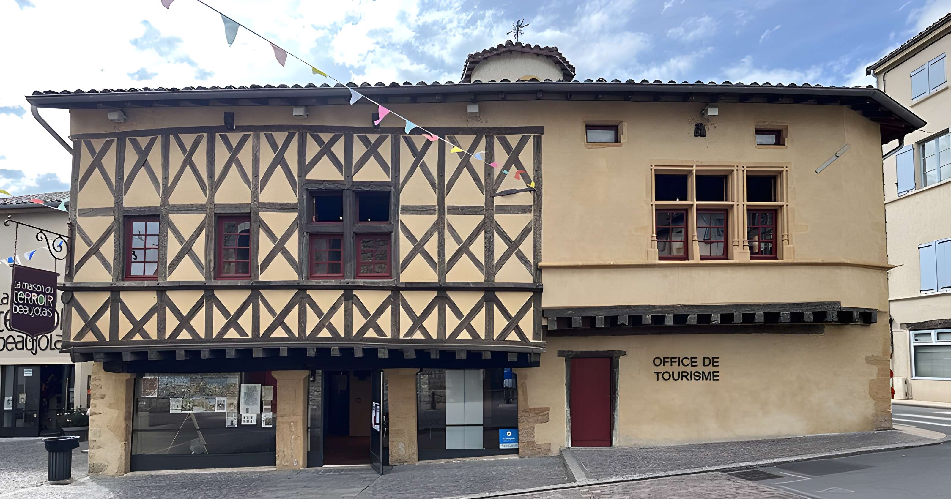 Maison à pans de bois, 54 Rue de la République à Beaujeu