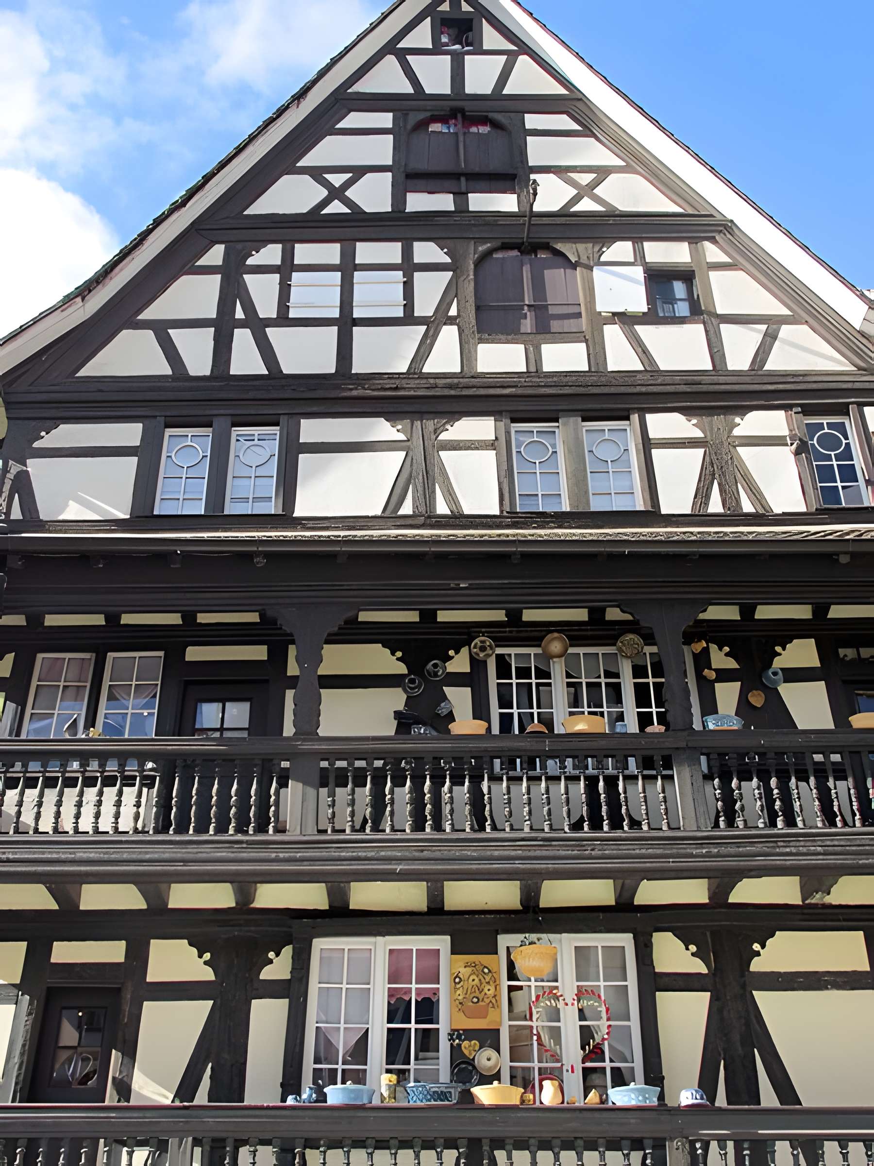 Maison au 1 Place du Marché-aux-Cochons-de-Lait à Strasbourg