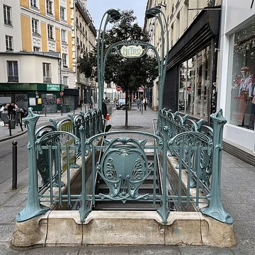 Métropolitain, station Quatre-Septembre