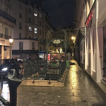 Métropolitain, station Quatre-Septembre