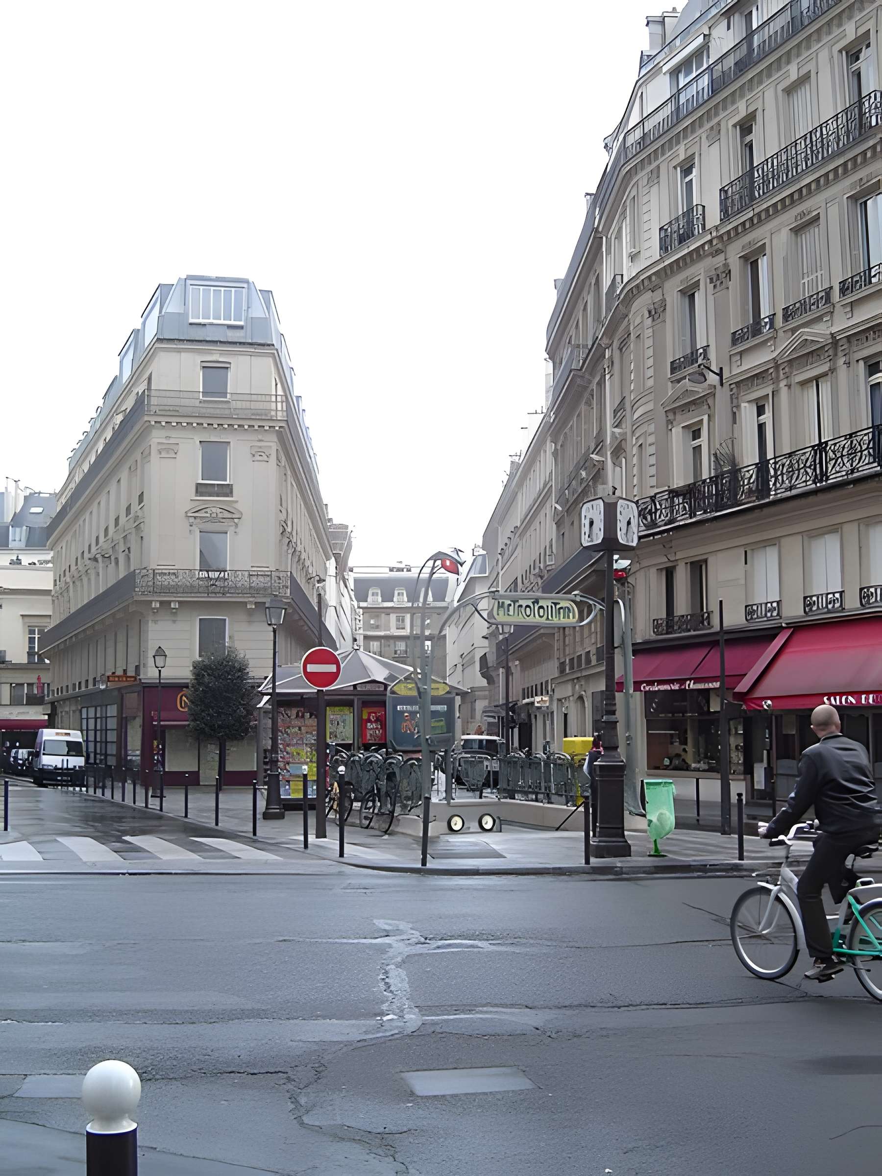 Métropolitain, station Quatre-Septembre