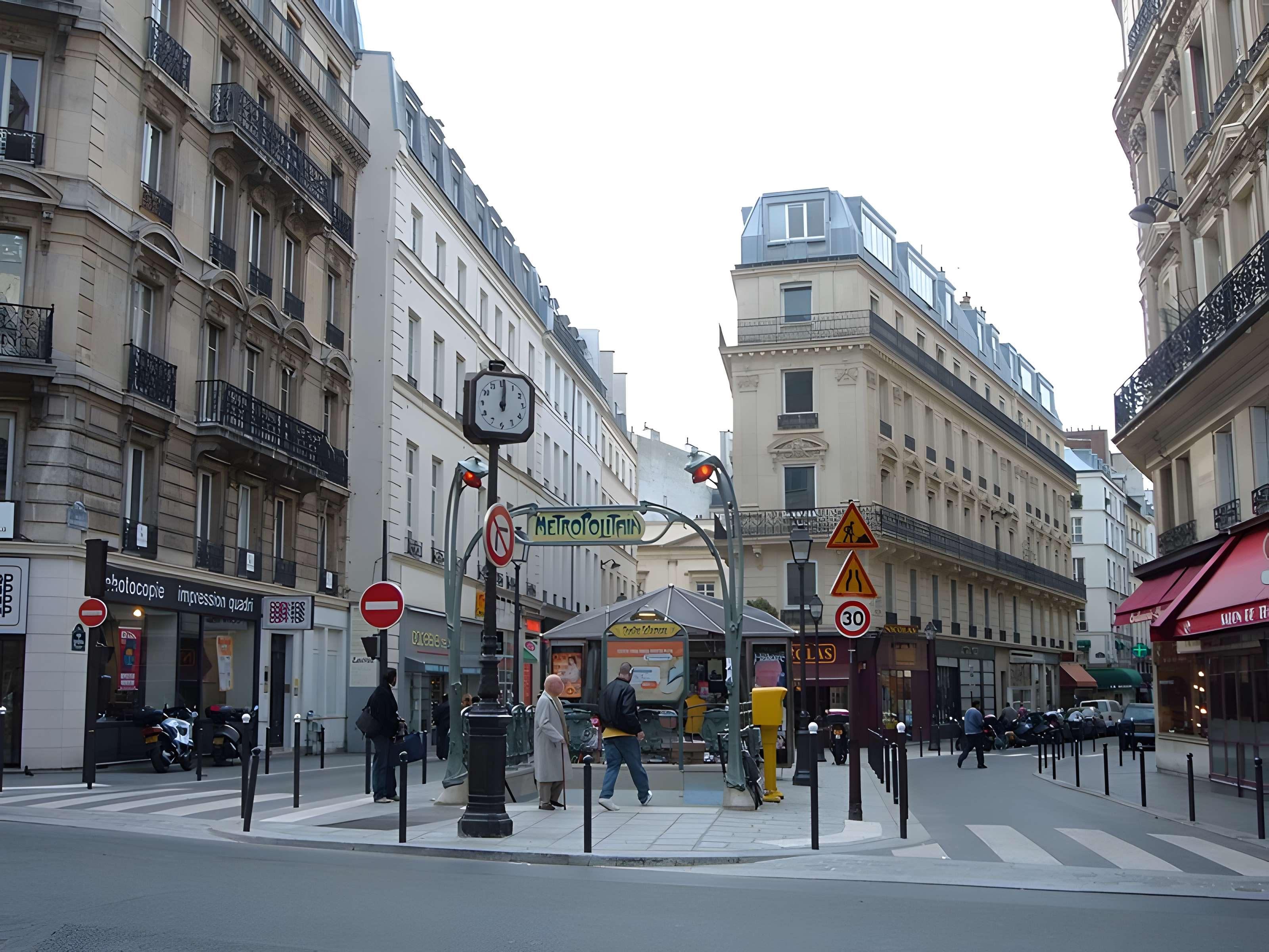 Métropolitain, station Quatre-Septembre