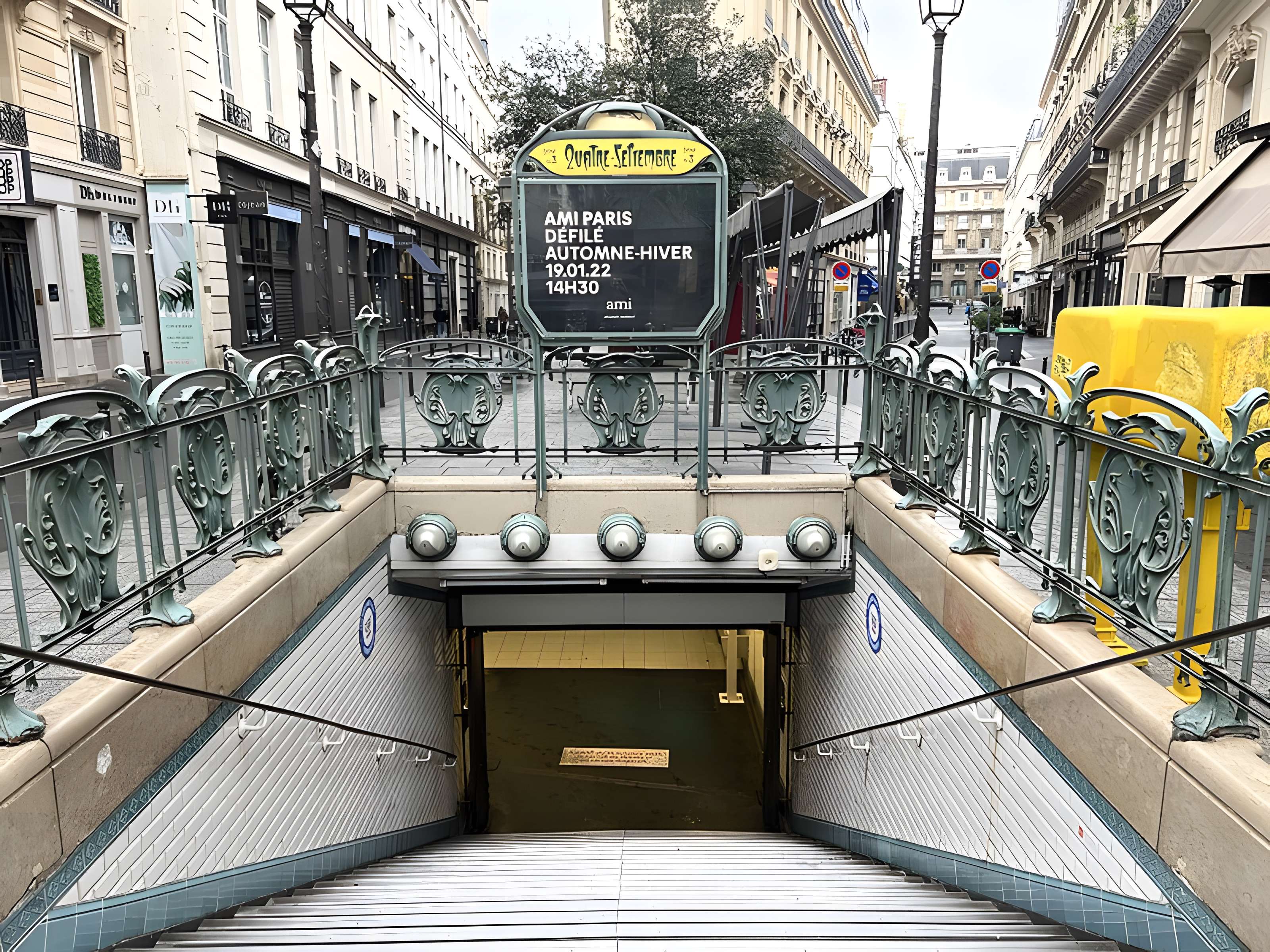 Métropolitain, station Quatre-Septembre