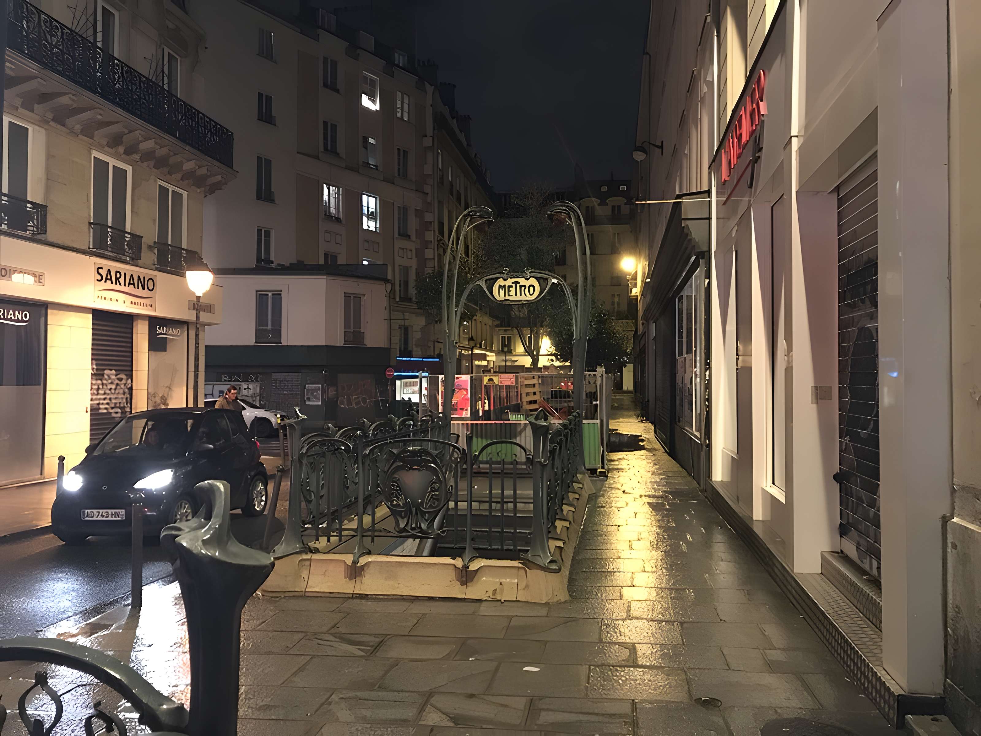 Métropolitain, station Quatre-Septembre