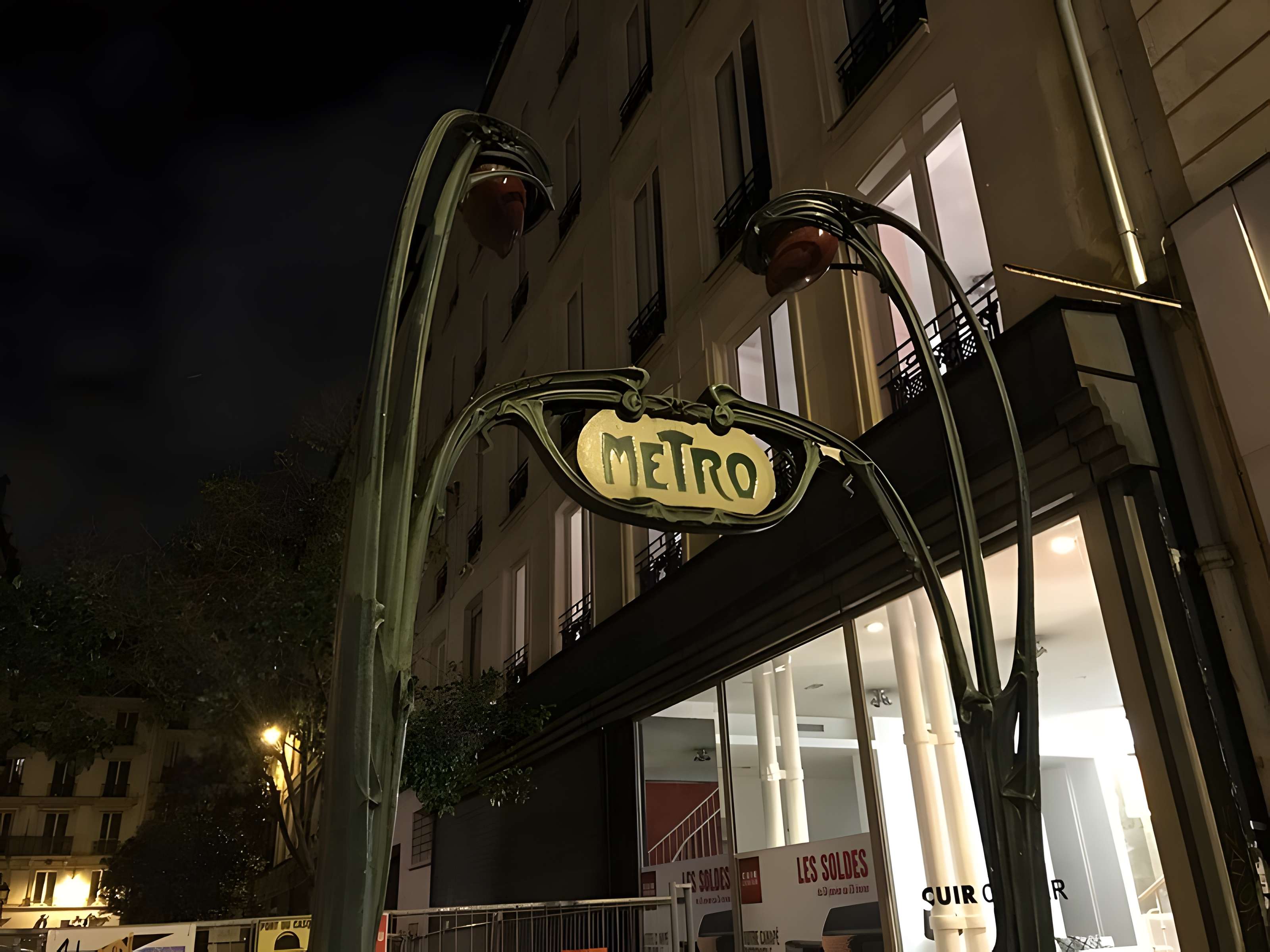 Métropolitain, station Quatre-Septembre