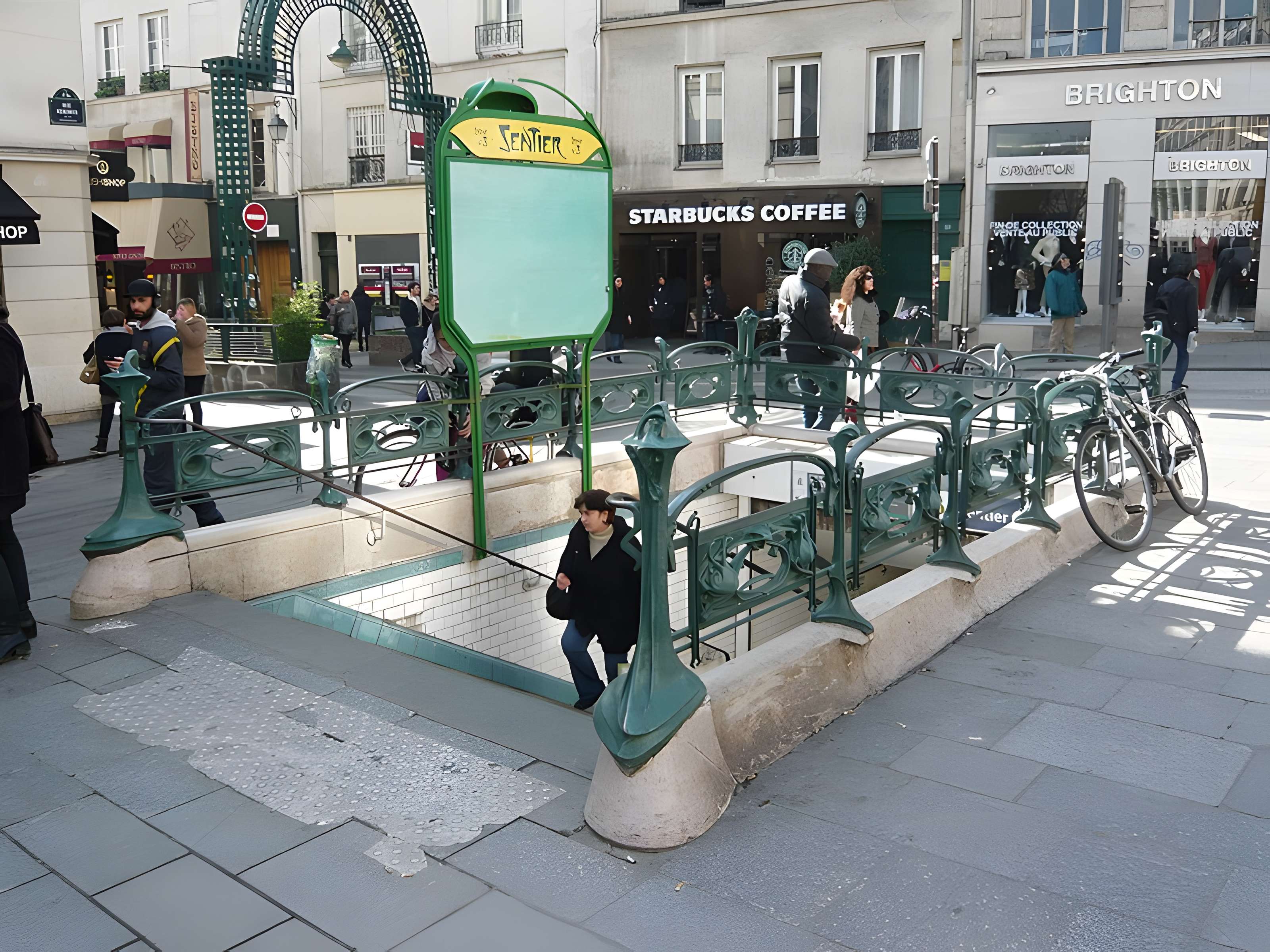 Métropolitain, station Quatre-Septembre