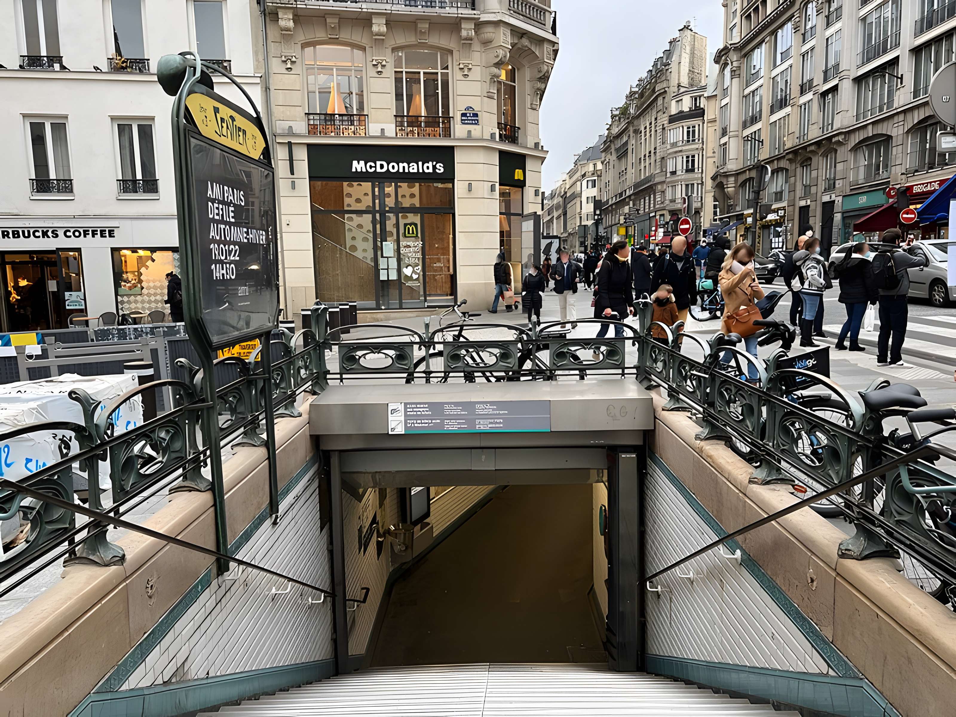 Métropolitain, station Quatre-Septembre