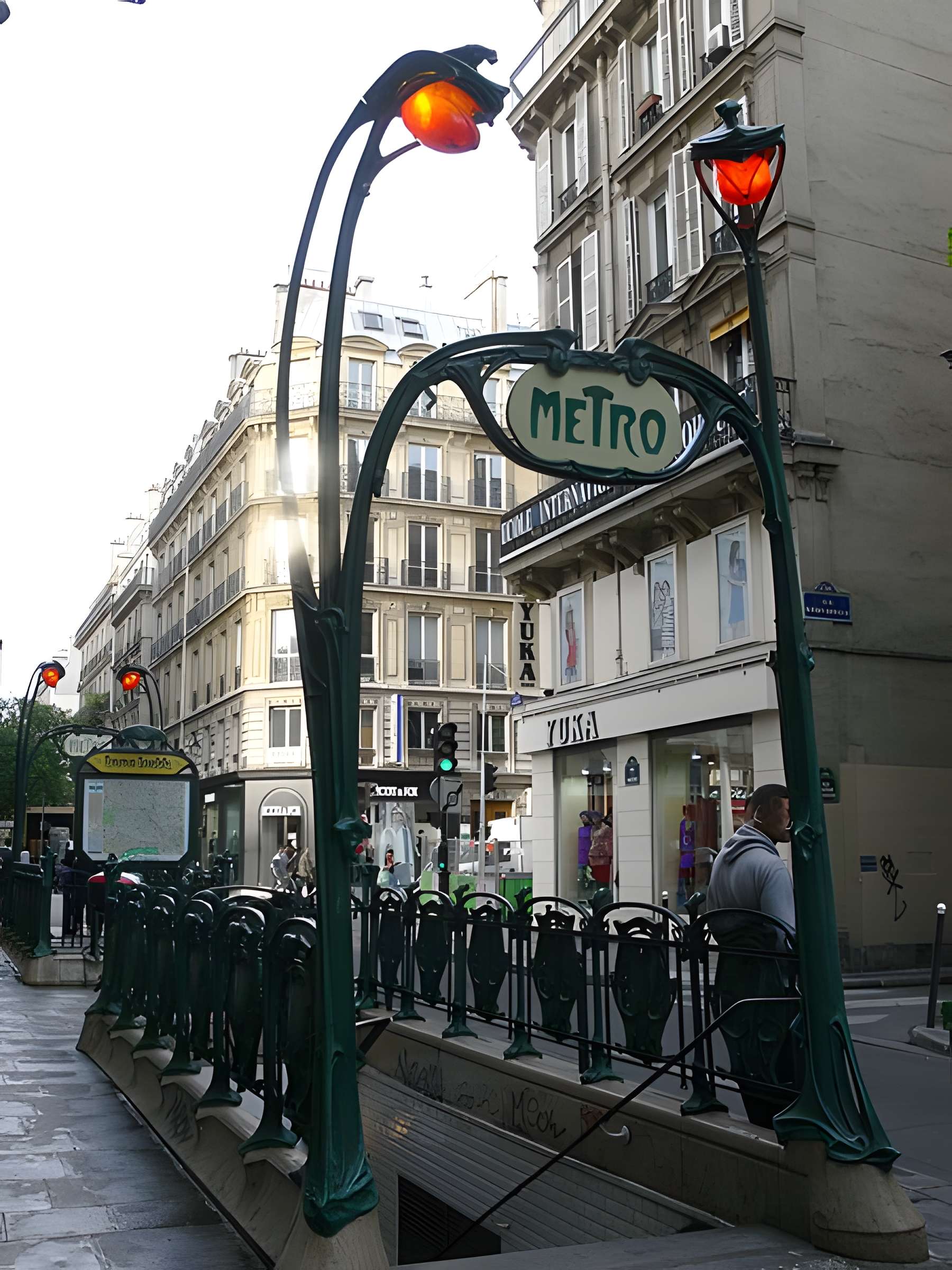Métropolitain, station Quatre-Septembre