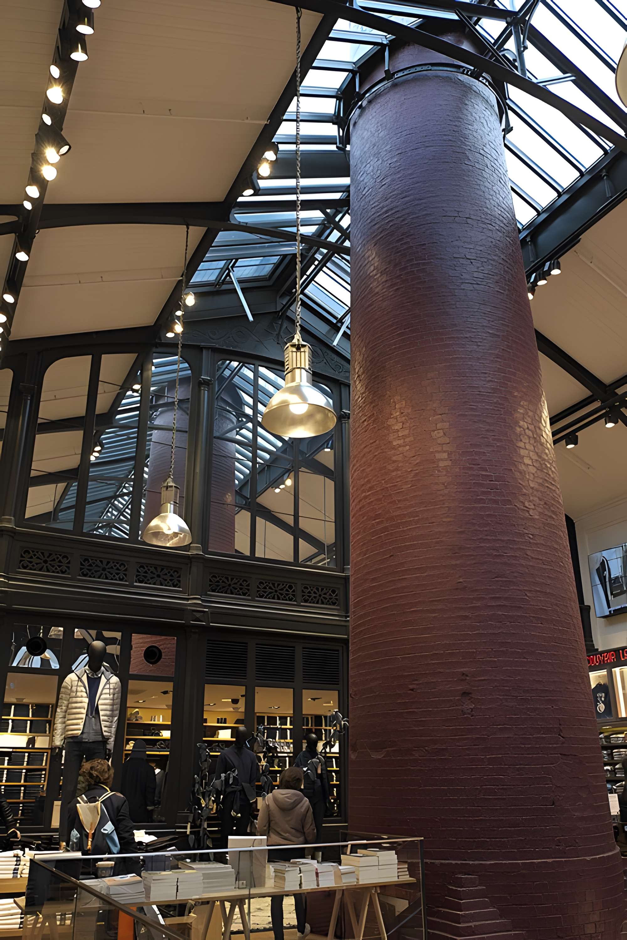 Hôtel et usine de la Société des Cendres