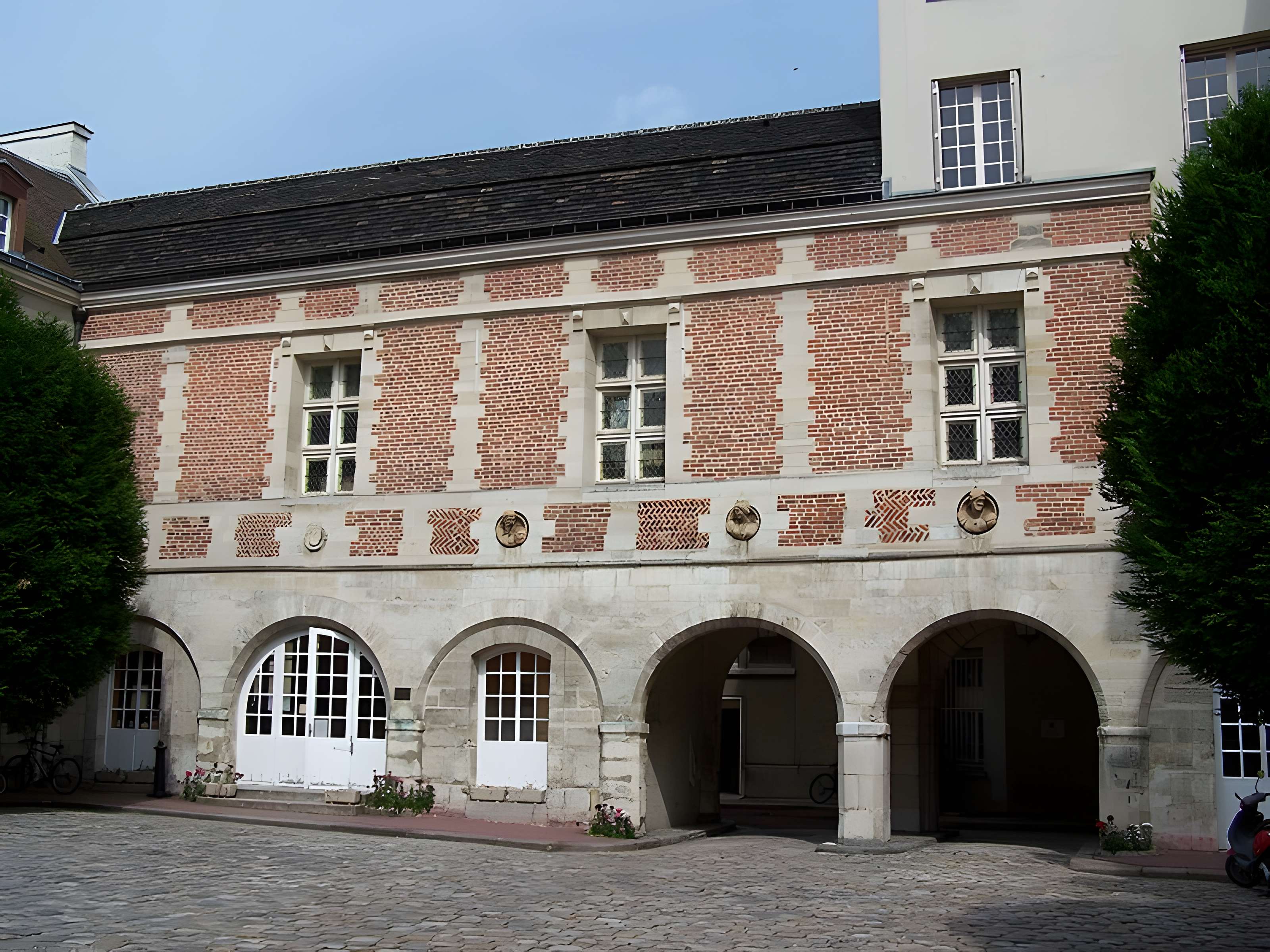 Ancien Hôtel de Clermont-Tonnerre