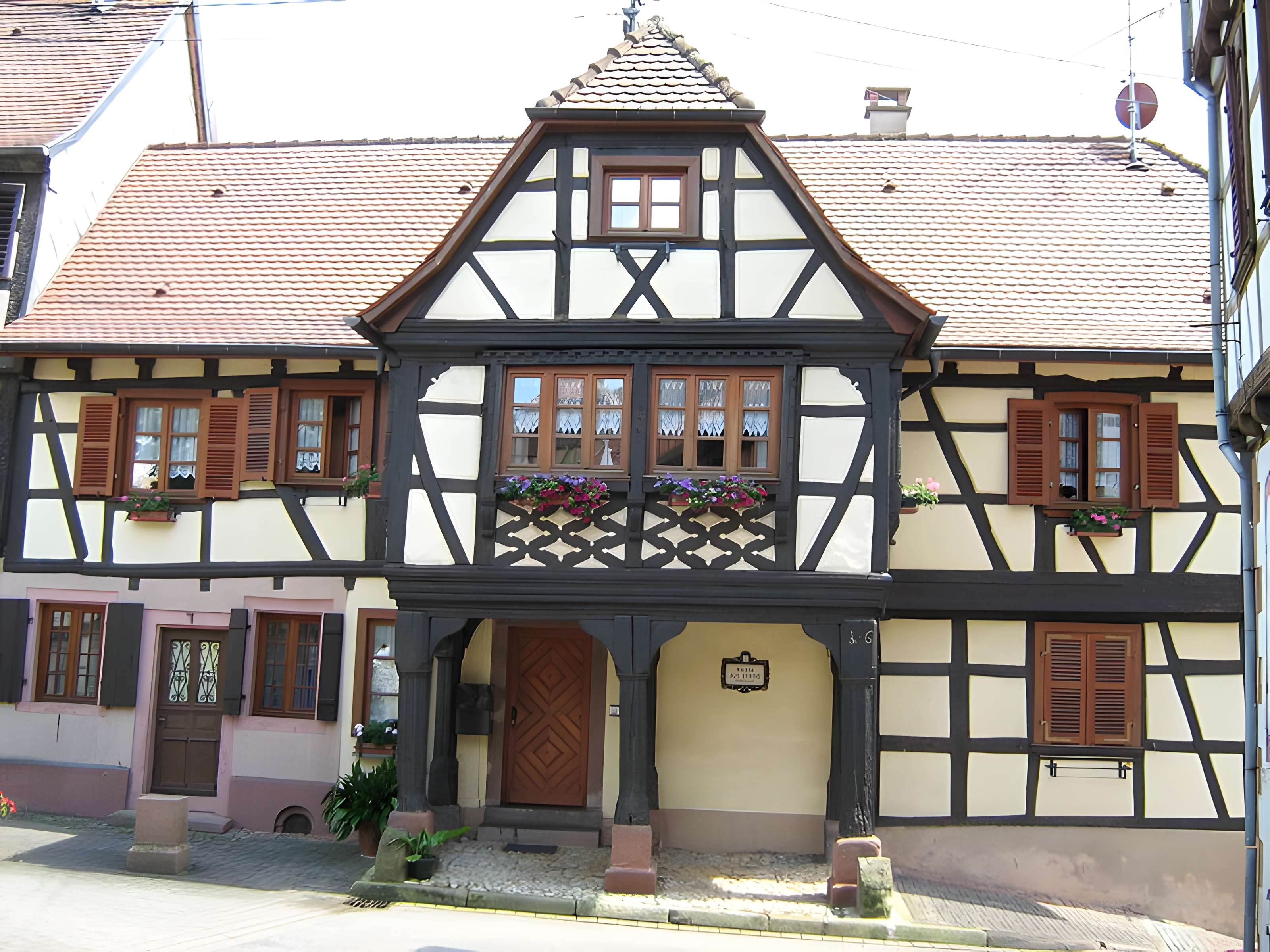 Maison au 26 Place du Marché-aux-Grains à Bouxwiller 