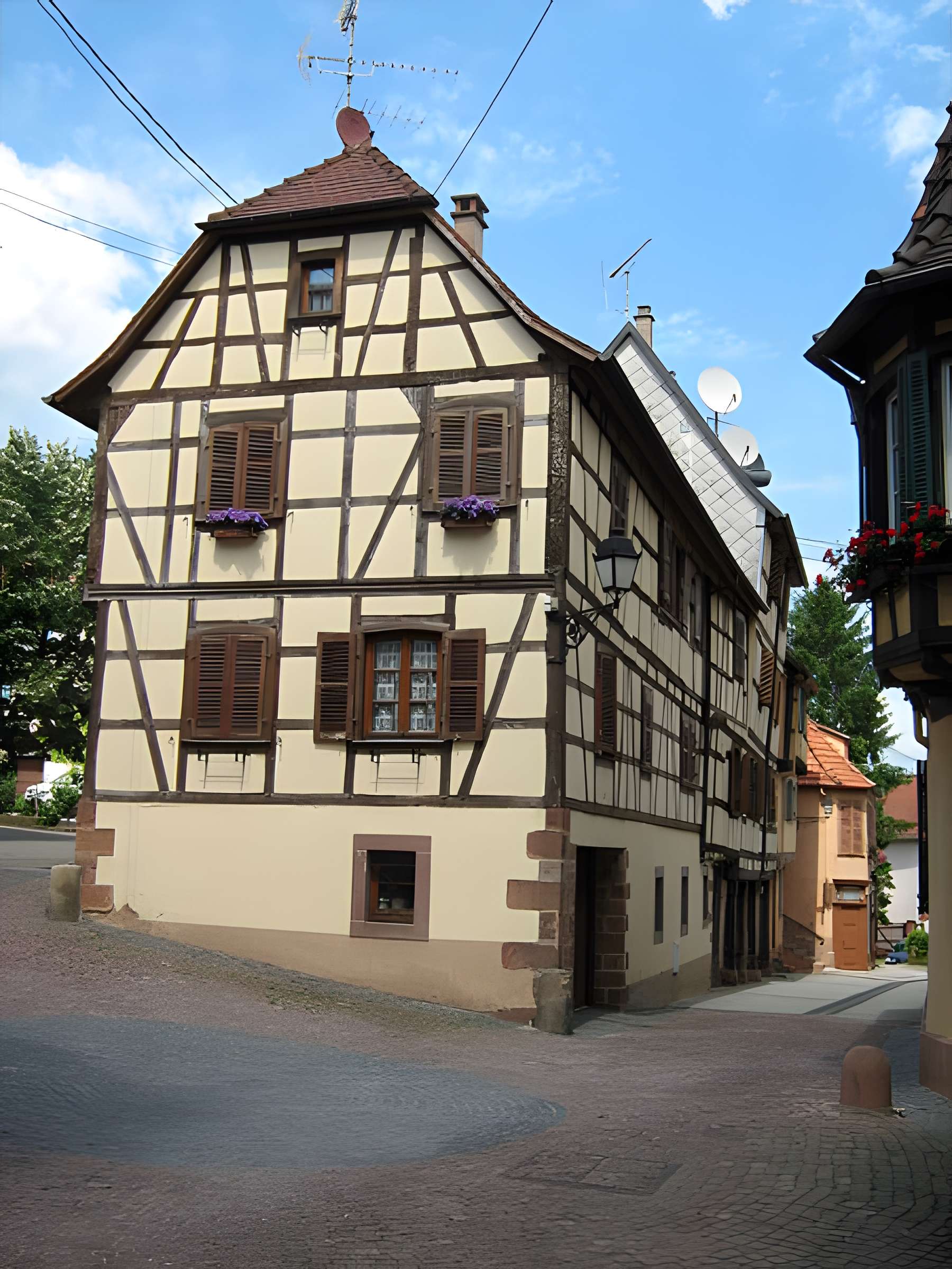 Maison au 26 Place du Marché-aux-Grains à Bouxwiller