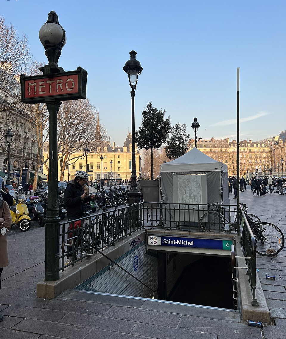 Métropolitain, station Saint-Michel