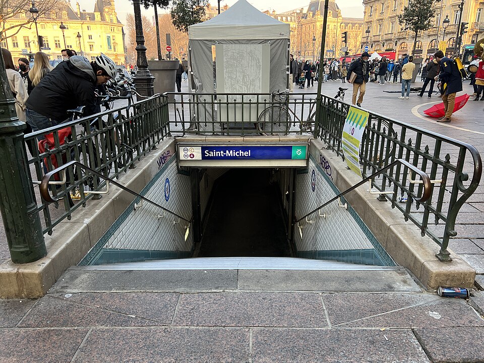 Métropolitain, station Saint-Michel