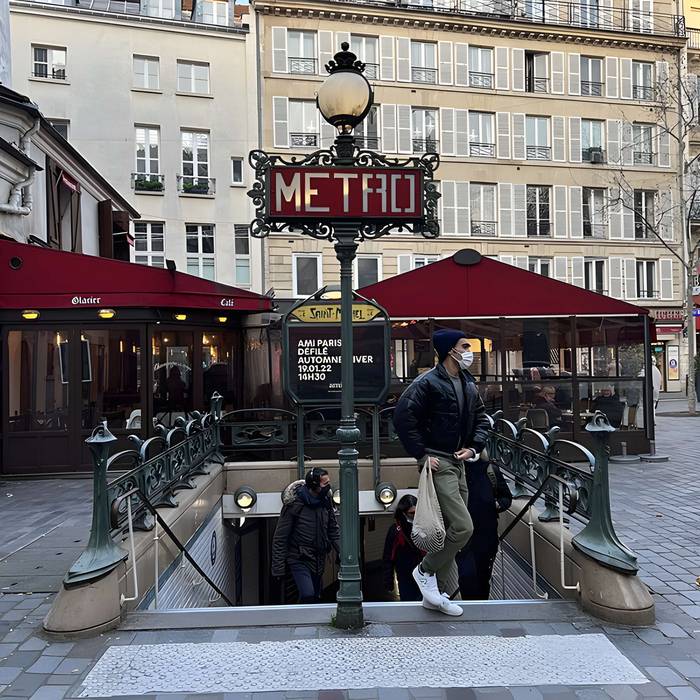 Photo de Métropolitain, station Saint-Michel