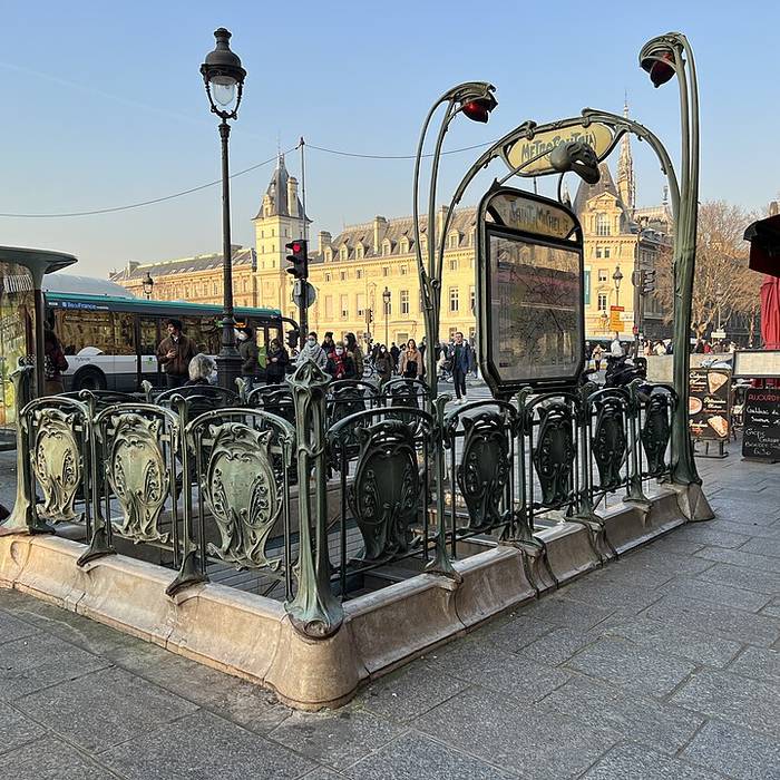 Photo de Métropolitain, station Saint-Michel