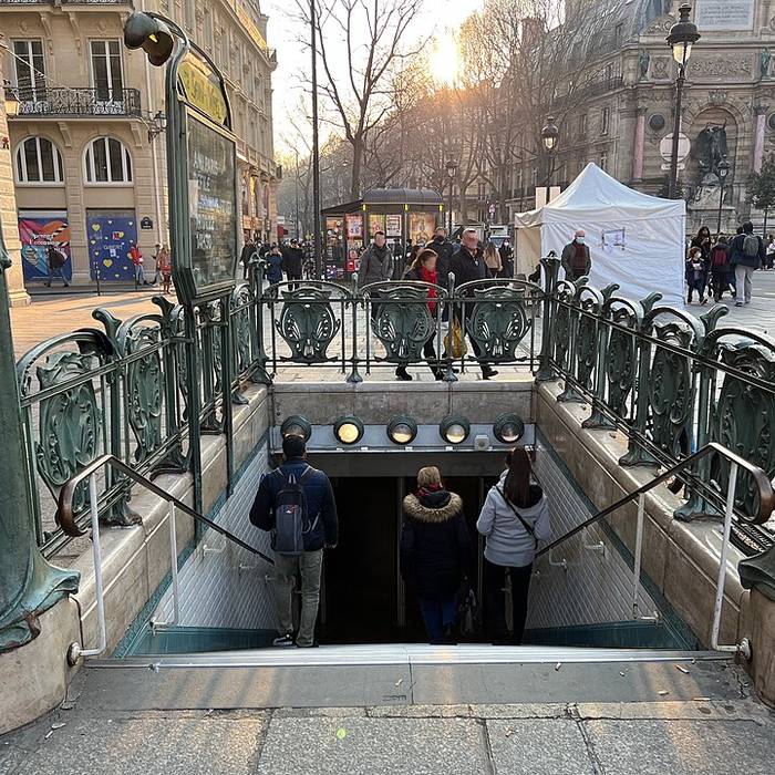 Photo de Métropolitain, station Saint-Michel