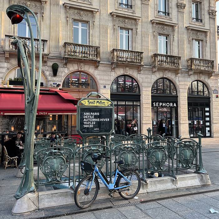 Photo de Métropolitain, station Saint-Michel