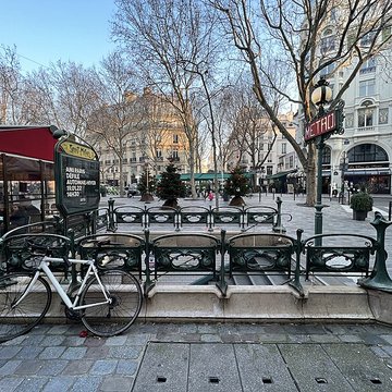 Métropolitain, station Saint-Michel