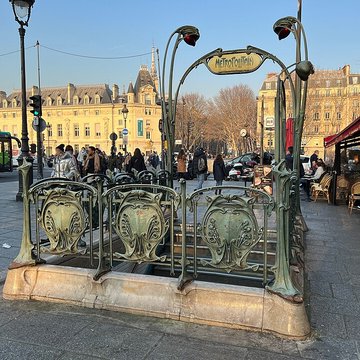 Métropolitain, station Saint-Michel