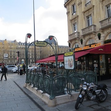 Métropolitain, station Saint-Michel