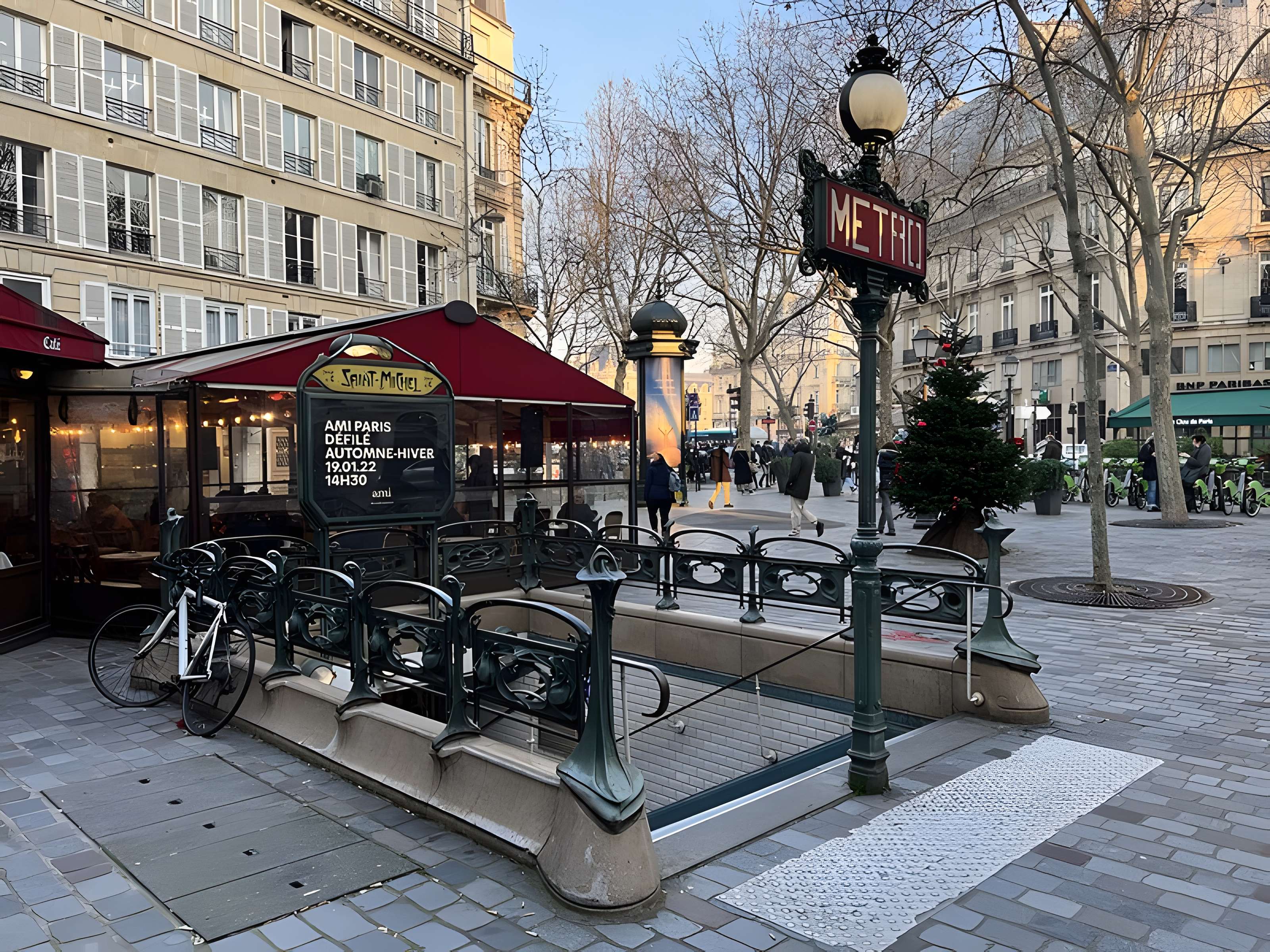 Métropolitain, station Saint-Michel