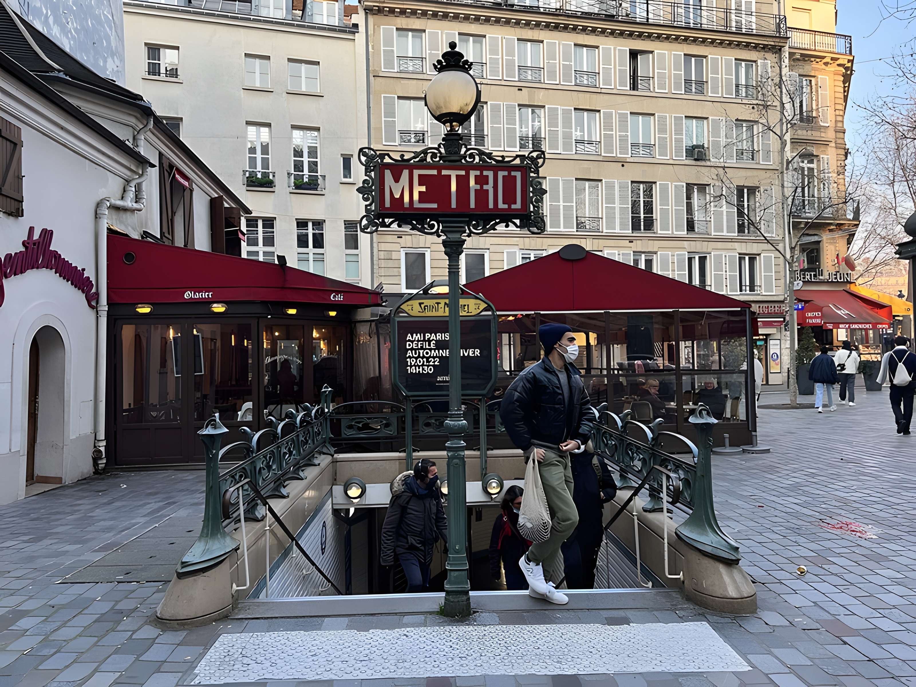 Métropolitain, station Saint-Michel