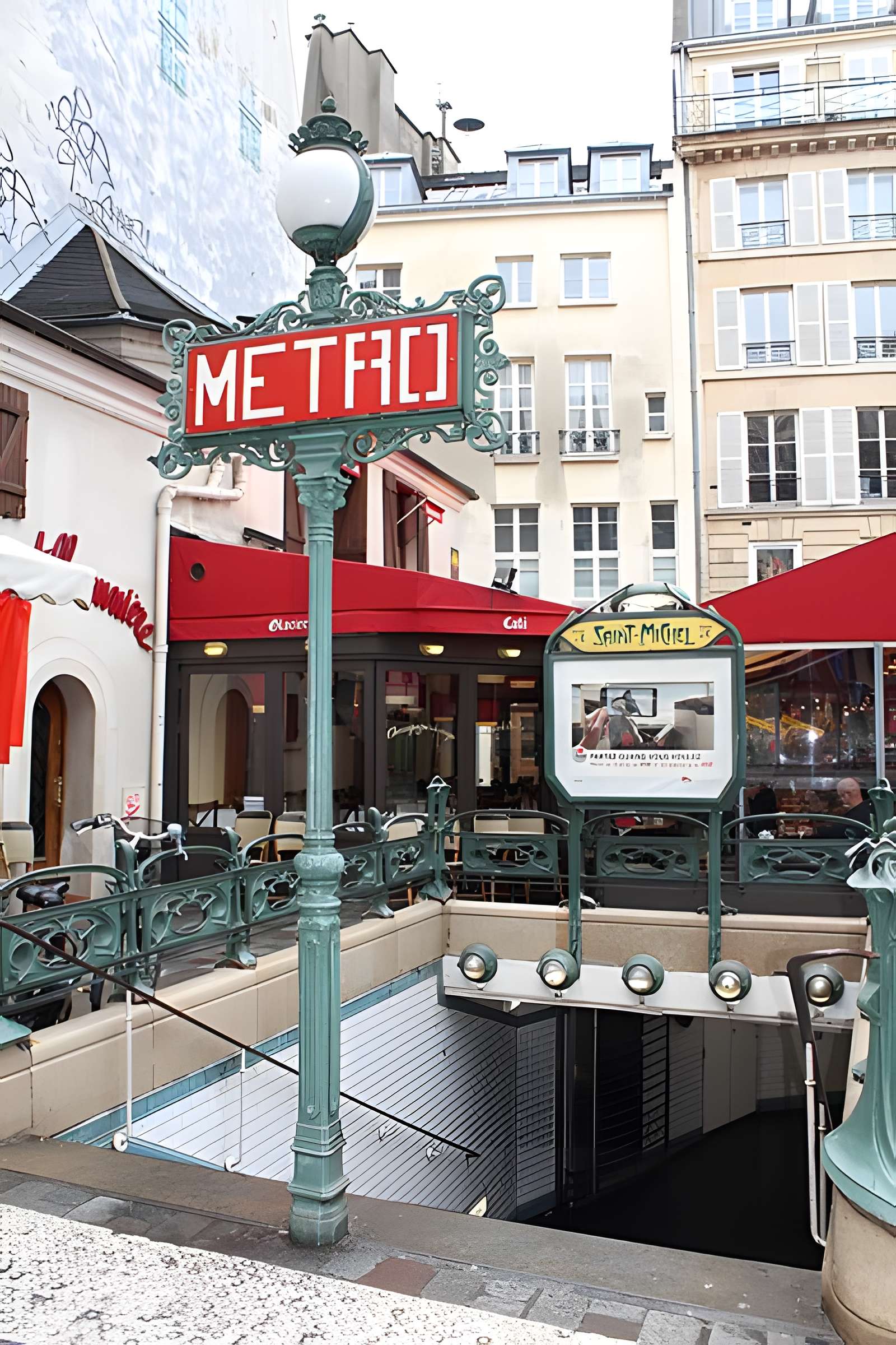 Métropolitain, station Saint-Michel