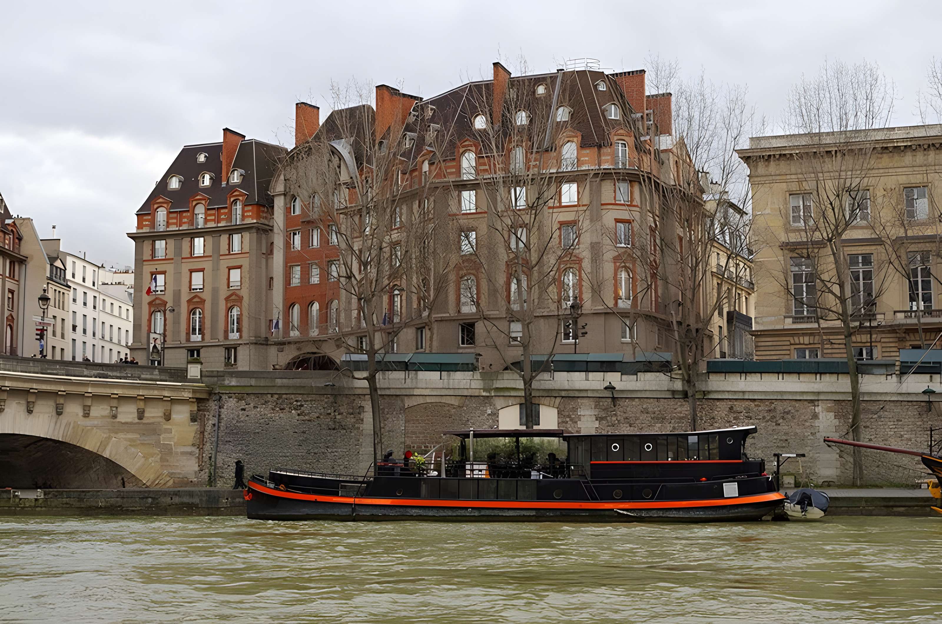 Ensemble d’immeubles du Carrefour Curie