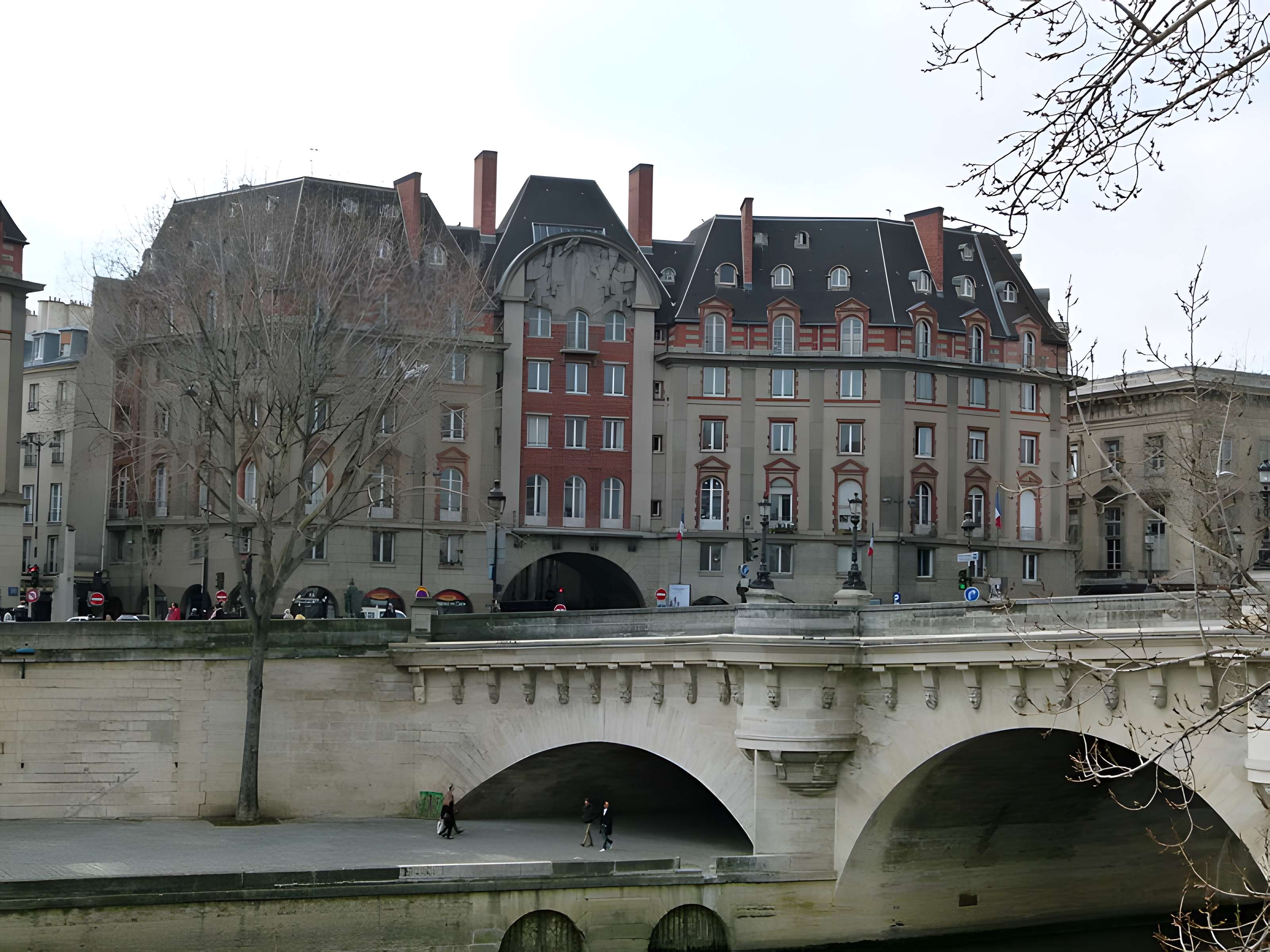 Ensemble d’immeubles du Carrefour Curie