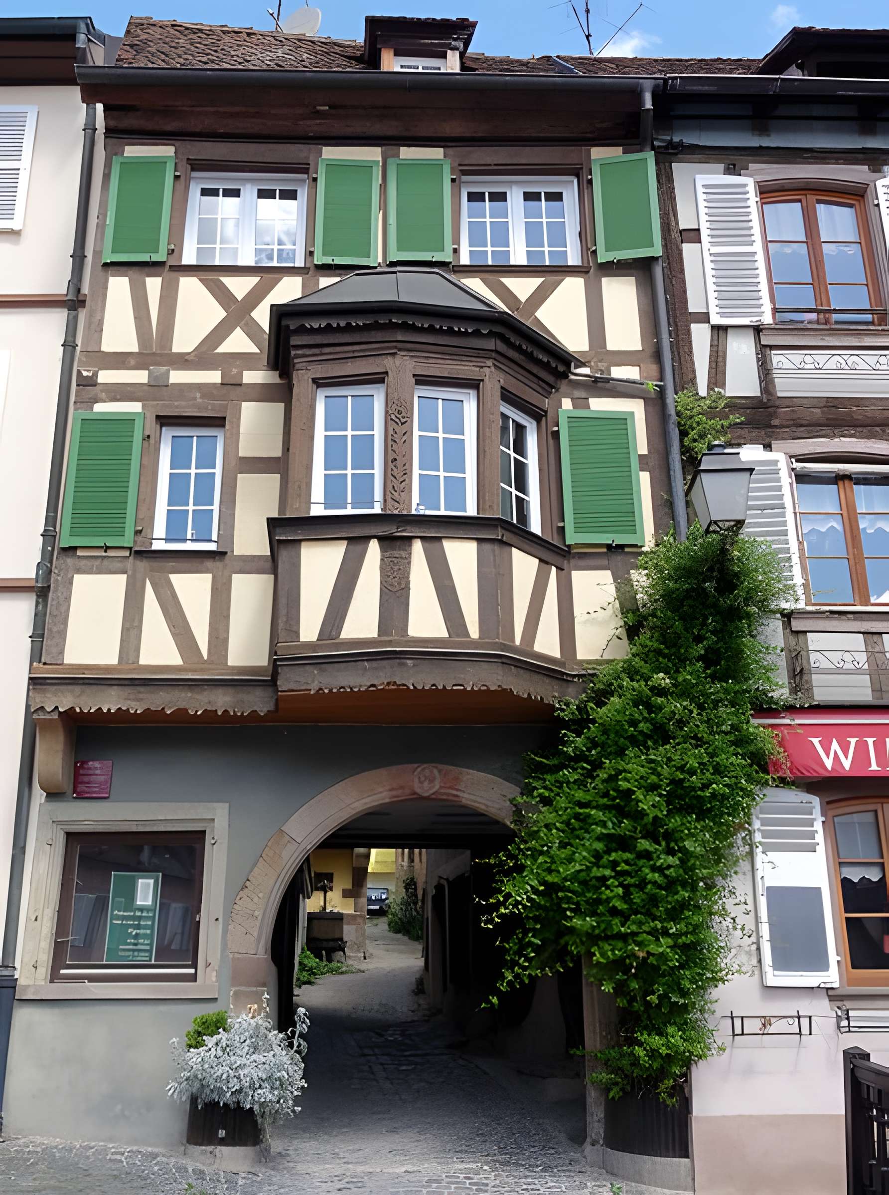 Maison au 4 Place de l'Hôtel-de-Ville à Barr