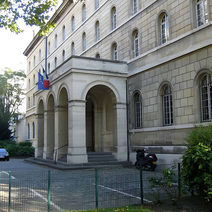 Photo de Séminaire  , actuellement annexe du ministère des finances
