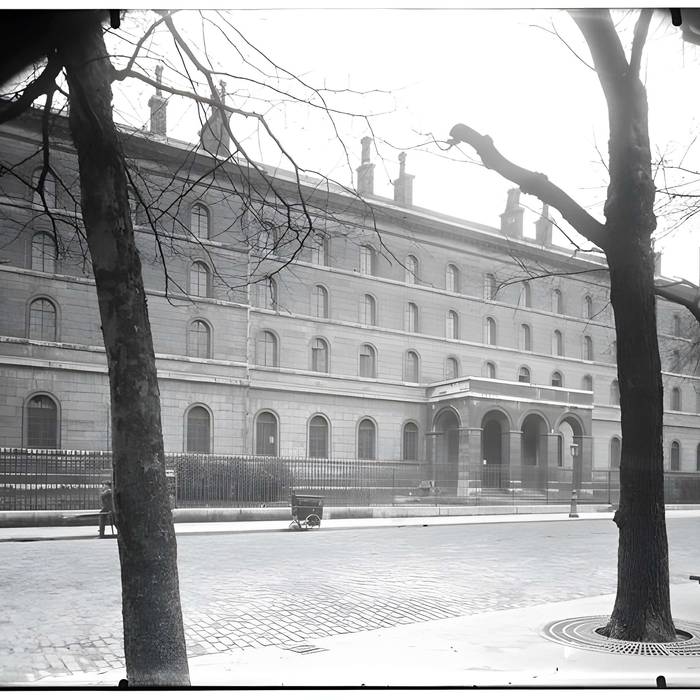 Photo de Séminaire  , actuellement annexe du ministère des finances