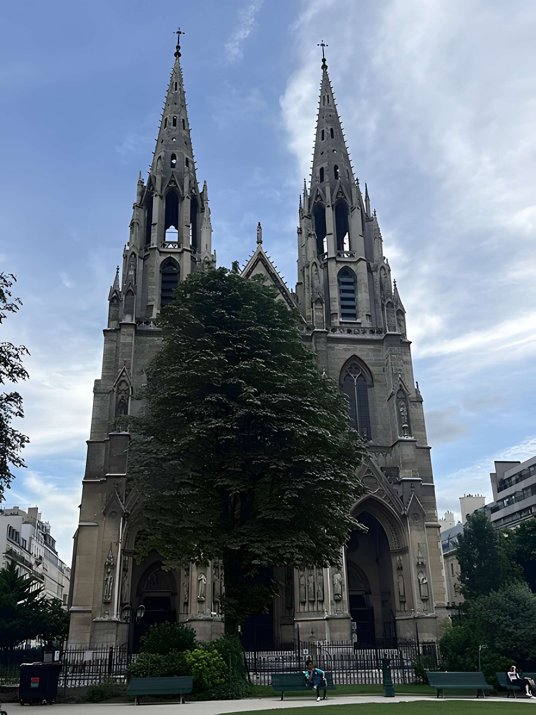 Basilique Sainte-Clotilde et Sainte-Valère