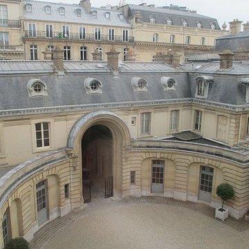 Ancien Garde-Meuble, actuellement ministère de la Marine ou Hôtel de la Marine