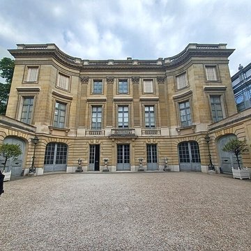 Ancien Garde-Meuble, actuellement ministère de la Marine ou Hôtel de la Marine