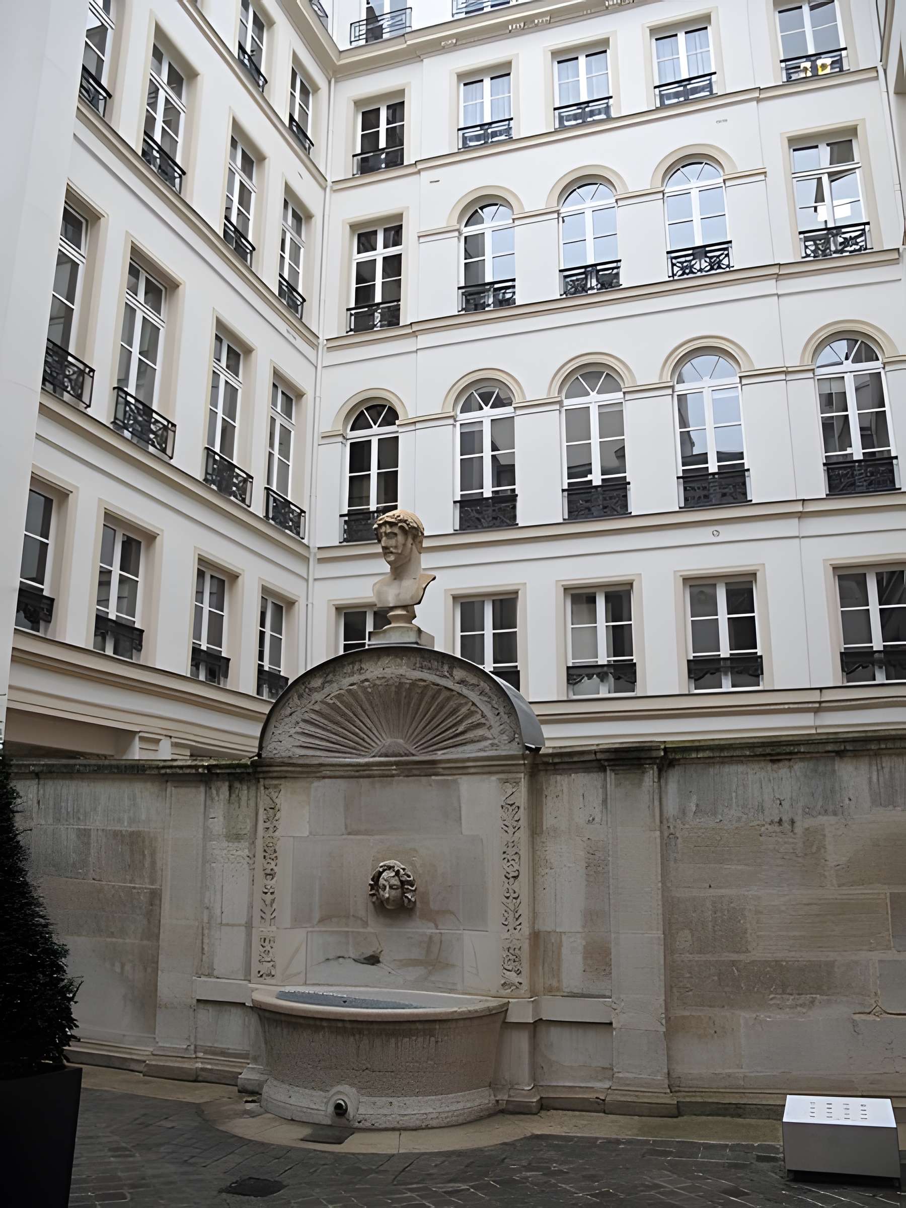 Ancien Garde-Meuble, actuellement ministère de la Marine ou Hôtel de la Marine