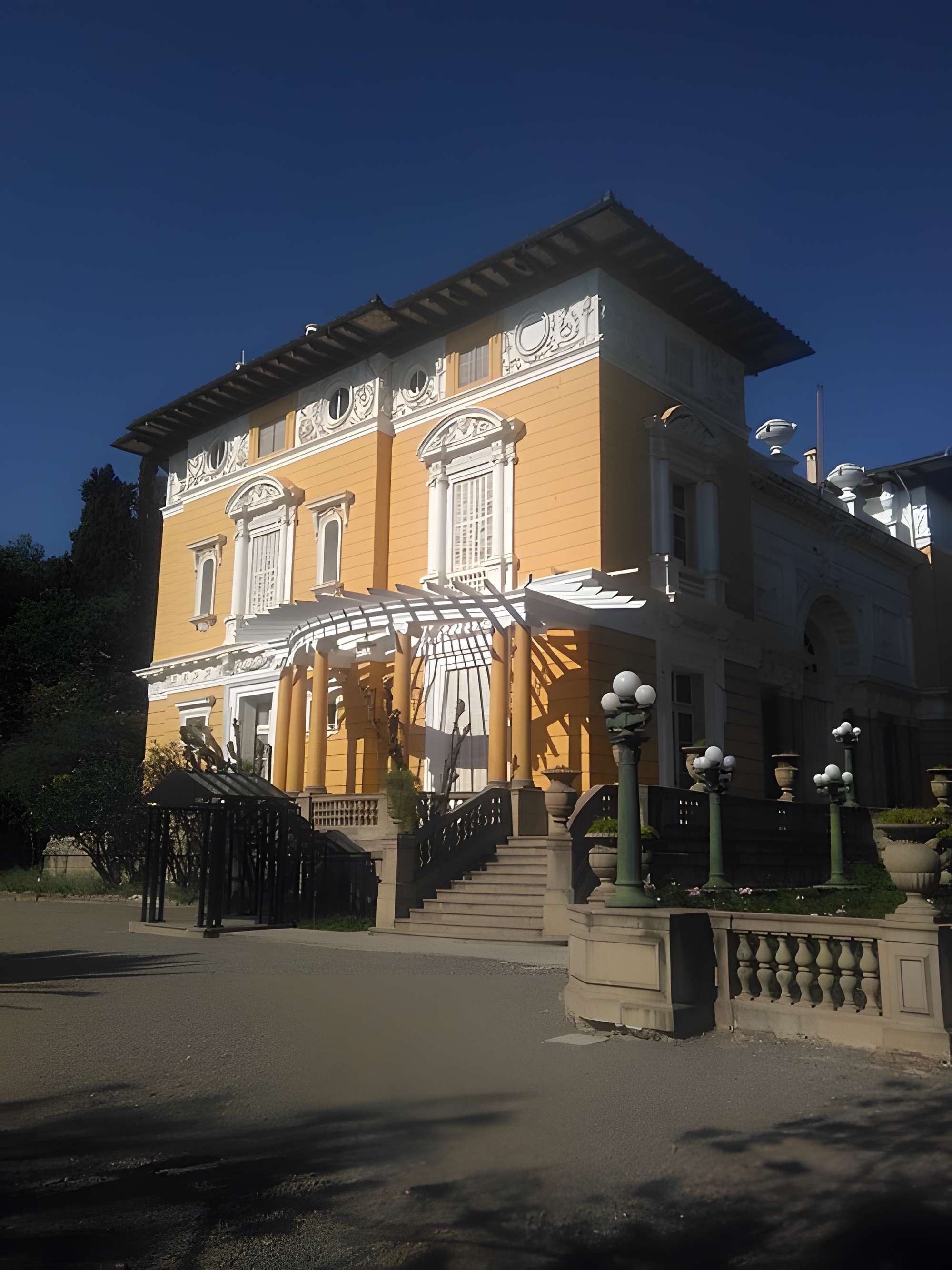 Ancien Garde-Meuble, actuellement ministère de la Marine ou Hôtel de la Marine