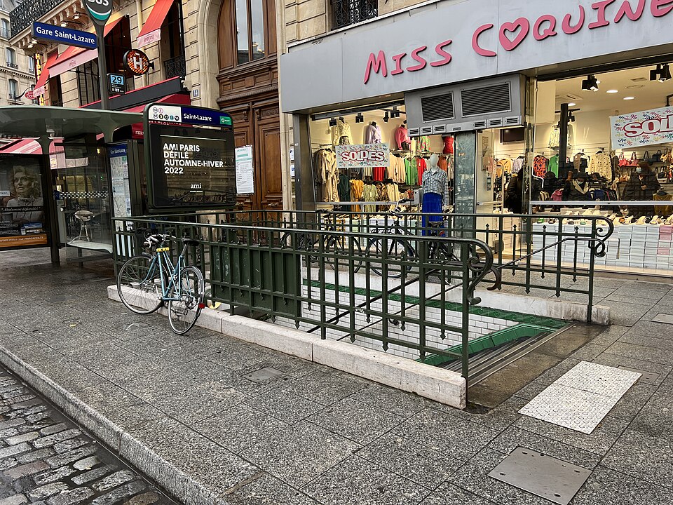 Métropolitain, station Europe