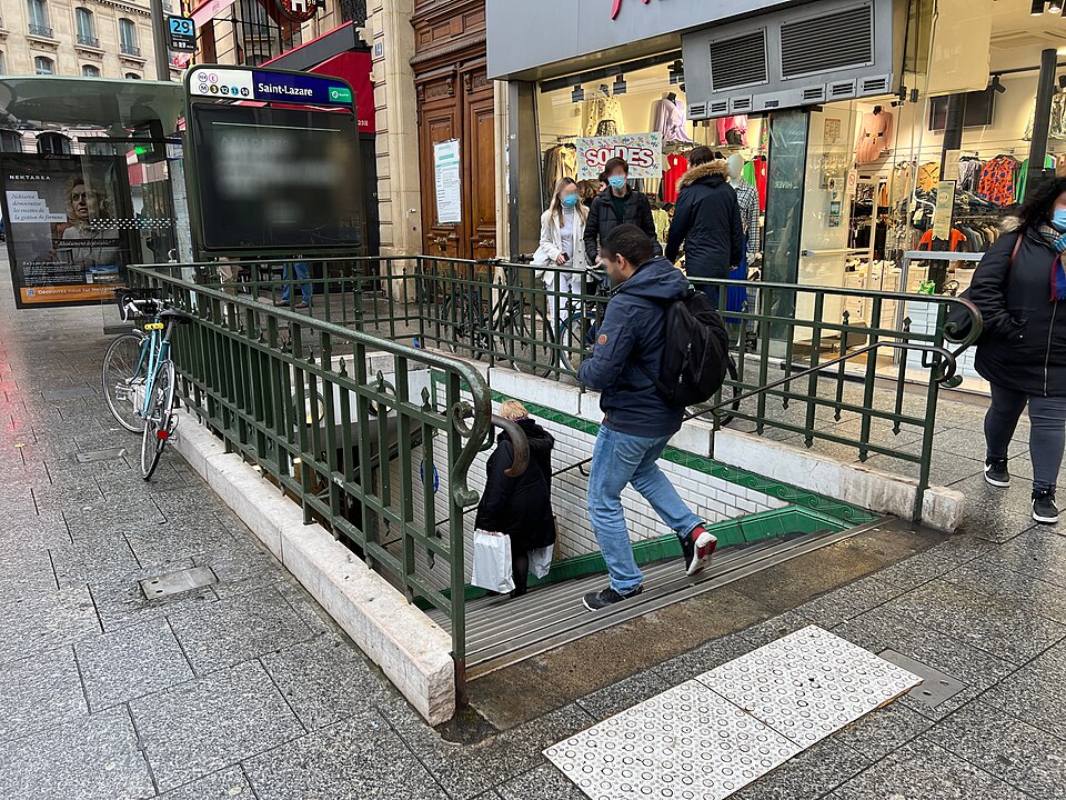 Métropolitain, station Europe