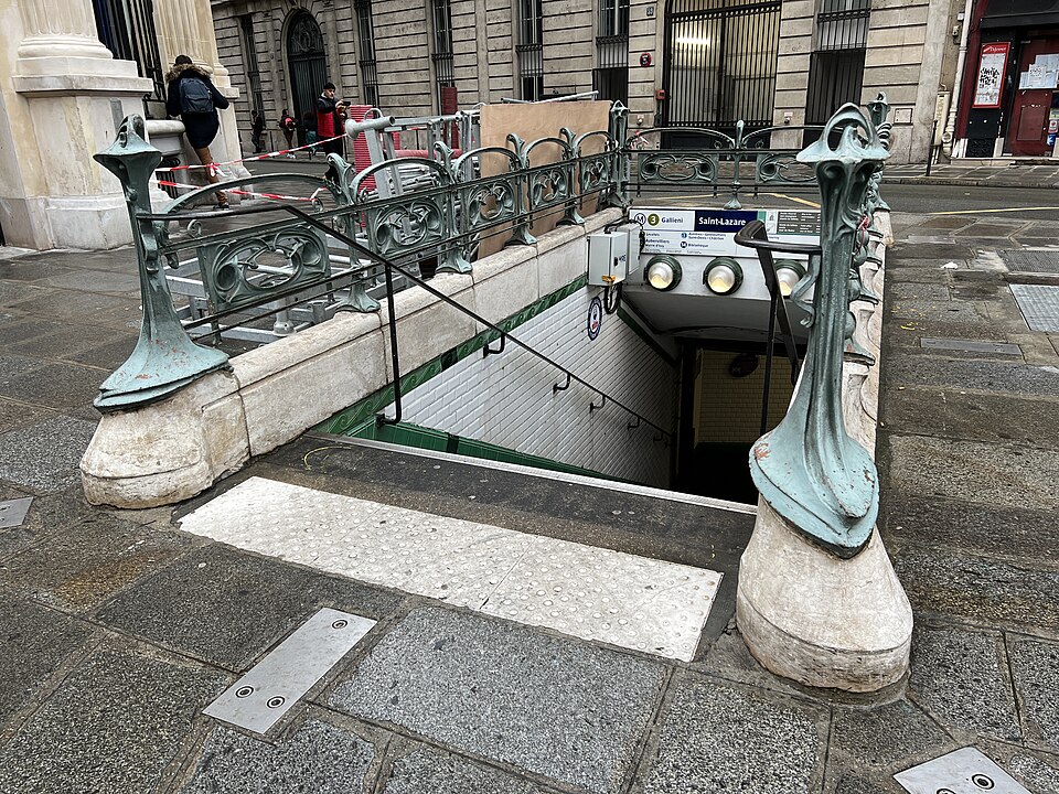 Métropolitain, station Europe