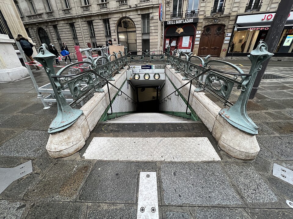 Métropolitain, station Europe