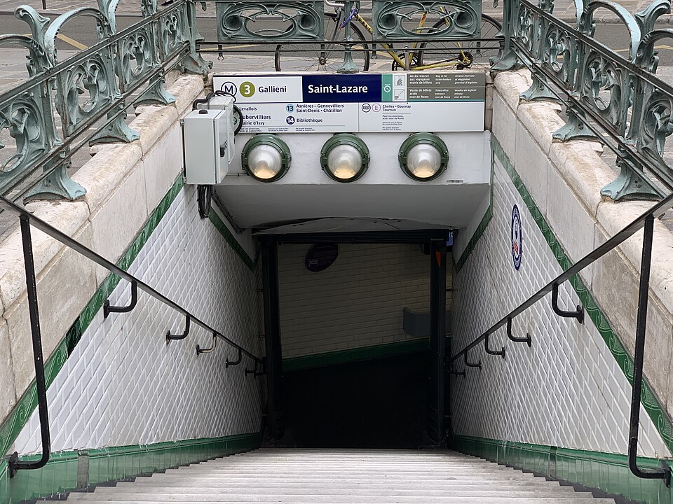 Métropolitain, station Europe