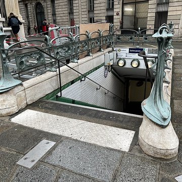 Métropolitain, station Europe