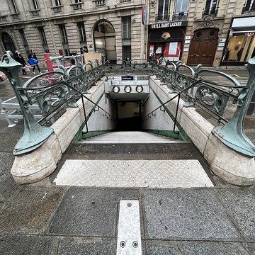 Métropolitain, station Europe