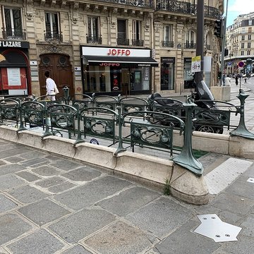 Métropolitain, station Europe